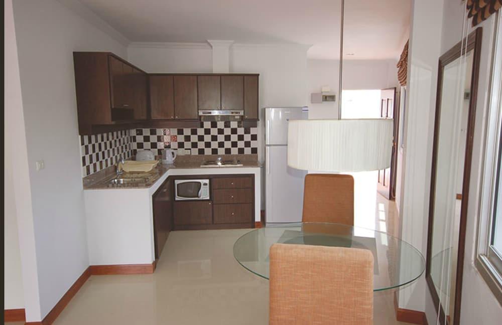 Orchid Kathu Heights Service Apartments Екстериор снимка