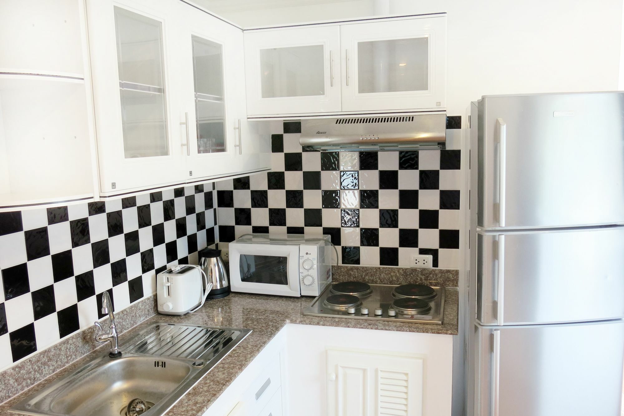 Orchid Kathu Heights Service Apartments Екстериор снимка